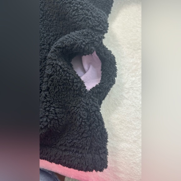 Koolaburra by Ugg Cozy Sherpa 1/4 Zip Pullover Black in Size XL - Picture 13 of 15